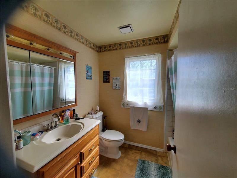 最近售出: $339,000 (4 贝兹, 2 浴室, 1827 平方英尺)