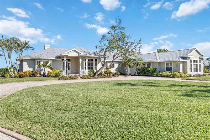 Recently Sold: $1,795,000 (4 beds, 4 baths, 4652 Square Feet)