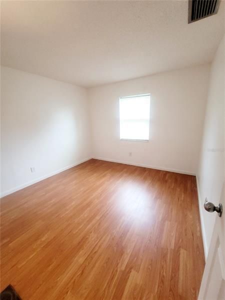 Recently Rented: $1,145 (2 beds, 1 baths, 800 Square Feet)