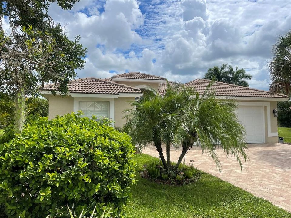 Recently Sold: $730,000 (3 beds, 2 baths, 2064 Square Feet)