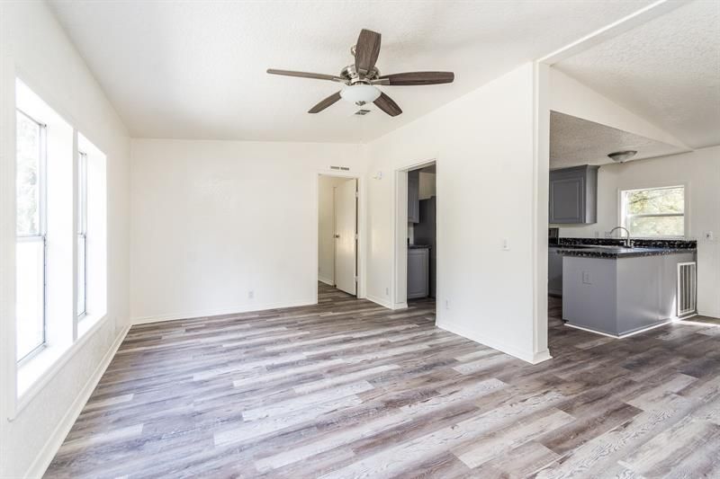 Recently Sold: $174,000 (3 beds, 2 baths, 1152 Square Feet)