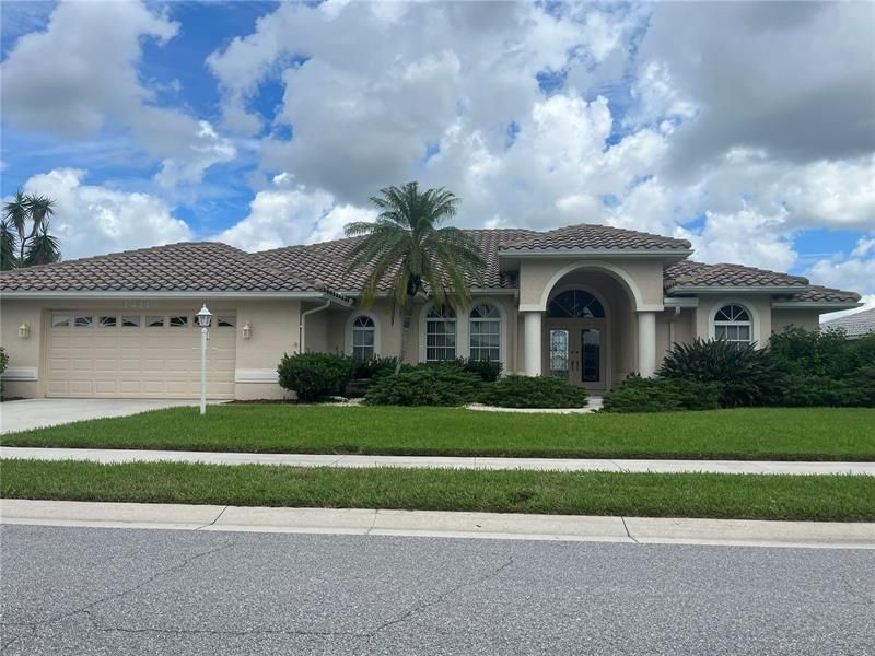 Recently Sold: $600,000 (3 beds, 2 baths, 2458 Square Feet)