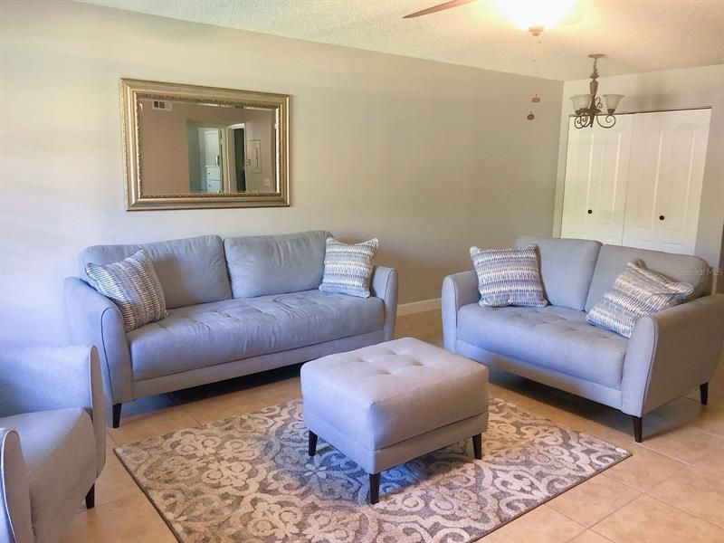 Recently Sold: $180,000 (2 beds, 1 baths, 867 Square Feet)