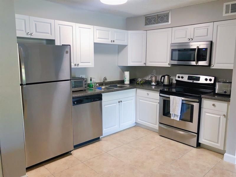 Recently Sold: $180,000 (2 beds, 1 baths, 867 Square Feet)