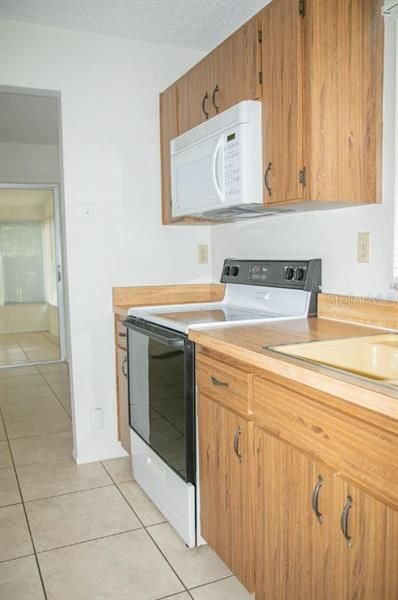 Recently Rented: $1,700 (2 beds, 2 baths, 1055 Square Feet)