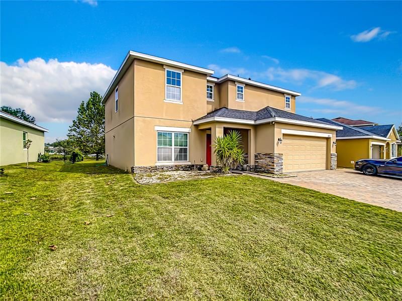Recently Sold: $399,000 (5 beds, 2 baths, 2396 Square Feet)