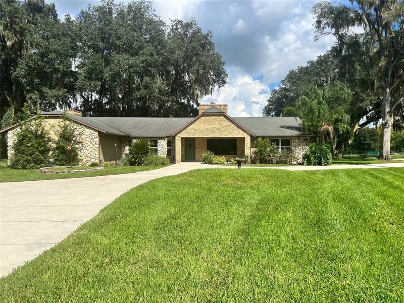 Recently Sold: $1,295,000 (3 beds, 2 baths, 3077 Square Feet)