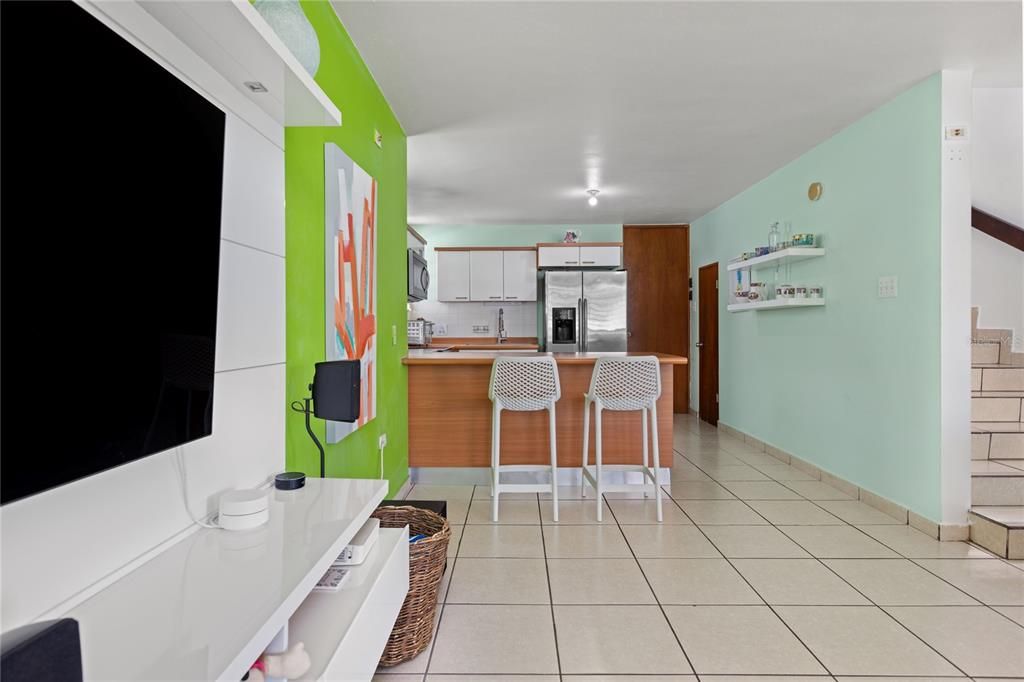 Vendido Recientemente: $295,000 (4 camas, 2 baños, 2674 Pies cuadrados)