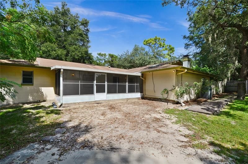 Recently Sold: $375,000 (3 beds, 2 baths, 1850 Square Feet)