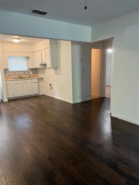 Recently Rented: $950 (2 beds, 1 baths, 840 Square Feet)