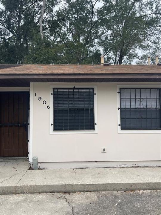 最近租的: $975 (2 贝兹, 1 浴室, 848 平方英尺)