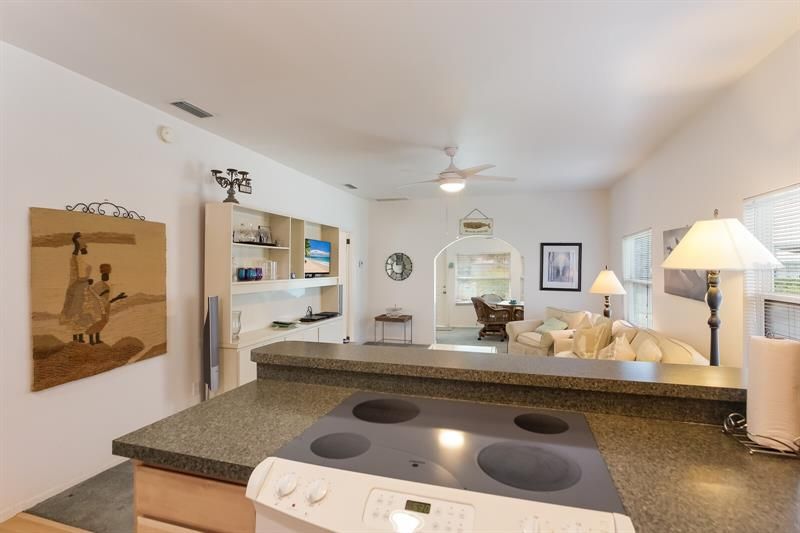 Recently Sold: $1,150,000 (1 beds, 1 baths, 928 Square Feet)