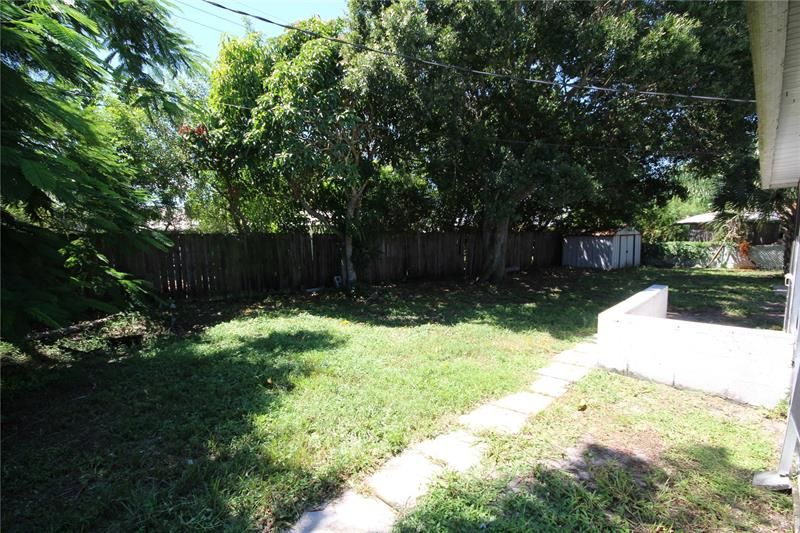 Recently Rented: $1,750 (3 beds, 2 baths, 1053 Square Feet)