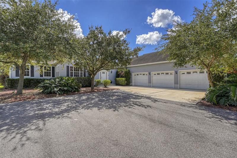 Recently Sold: $982,500 (4 beds, 3 baths, 2394 Square Feet)