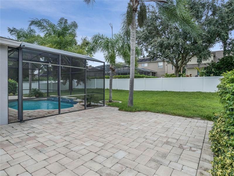 Recently Sold: $950,000 (5 beds, 3 baths, 3650 Square Feet)