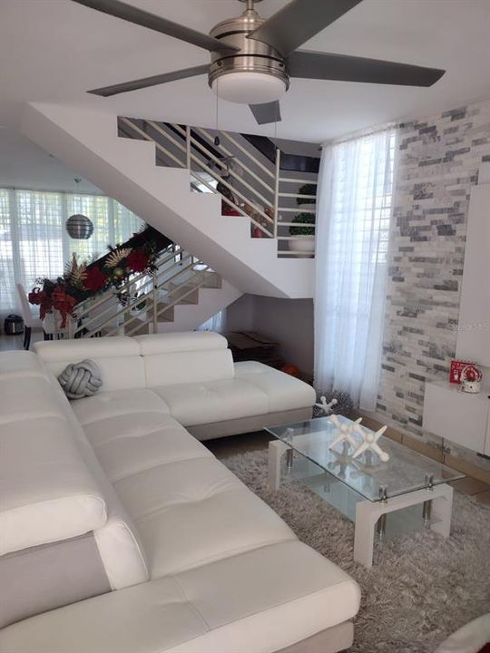 Vendido Recientemente: $285,000 (4 camas, 2 baños, 0 Pies cuadrados)