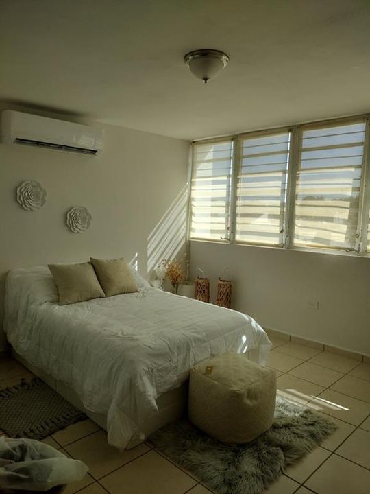 Vendido Recientemente: $285,000 (4 camas, 2 baños, 0 Pies cuadrados)