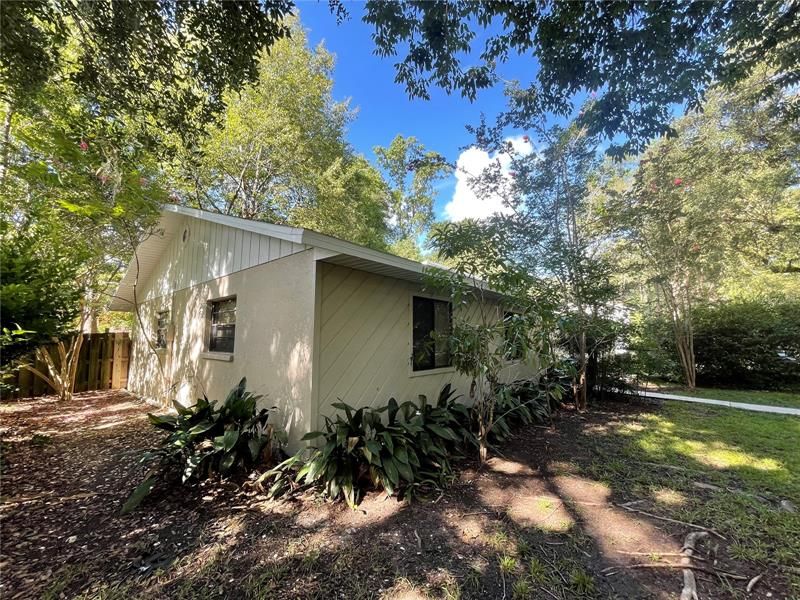 Recently Sold: $355,000 (3 beds, 2 baths, 1728 Square Feet)