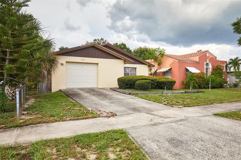 Recently Sold: $350,000 (2 beds, 2 baths, 1665 Square Feet)