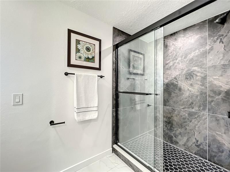 最近租的: $3,900 (3 贝兹, 2 浴室, 1698 平方英尺)