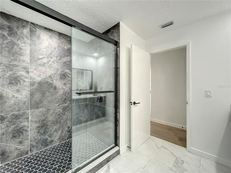 最近租的: $3,900 (3 贝兹, 2 浴室, 1698 平方英尺)