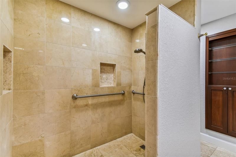 最近售出: $679,000 (2 贝兹, 2 浴室, 1715 平方英尺)
