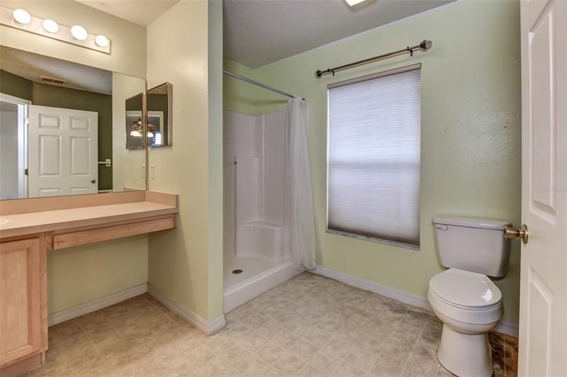 最近售出: $339,900 (3 贝兹, 2 浴室, 2168 平方英尺)