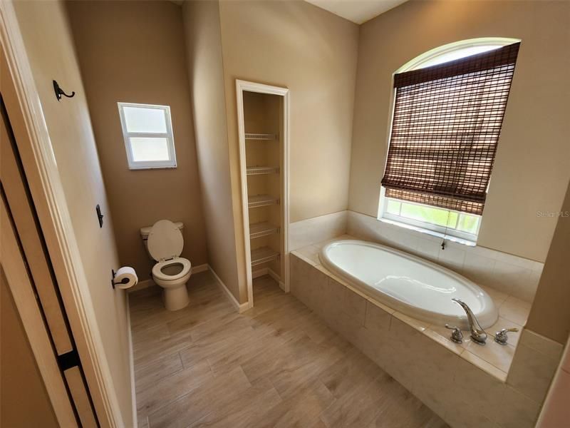 Недавно арендовано: $2,800 (4 спален, 2 ванн, 1887 Квадратных фут)