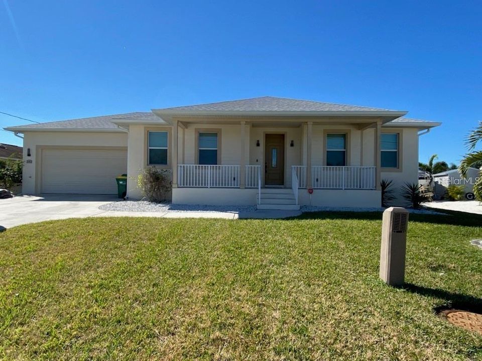 Recently Rented: $3,400 (3 beds, 2 baths, 1794 Square Feet)