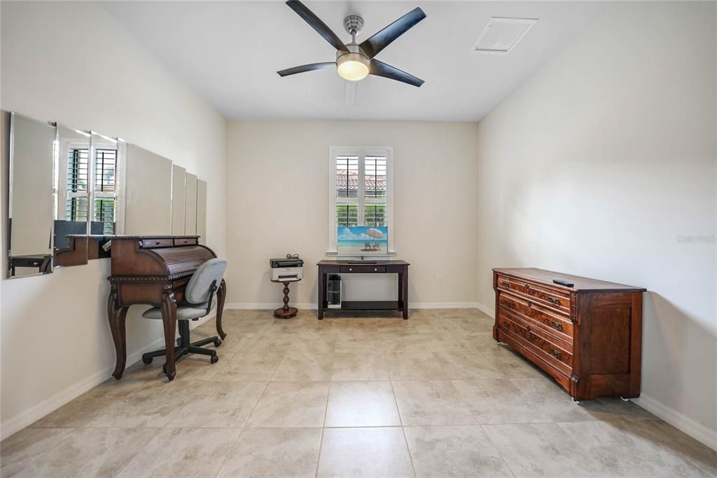 Recently Sold: $375,000 (2 beds, 2 baths, 1572 Square Feet)