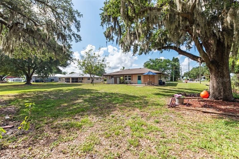 Recently Sold: $389,999 (3 beds, 2 baths, 1480 Square Feet)