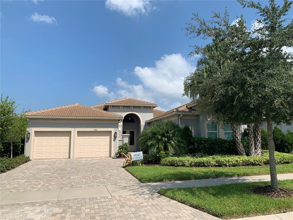 Recently Sold: $1,049,900 (3 beds, 3 baths, 3122 Square Feet)