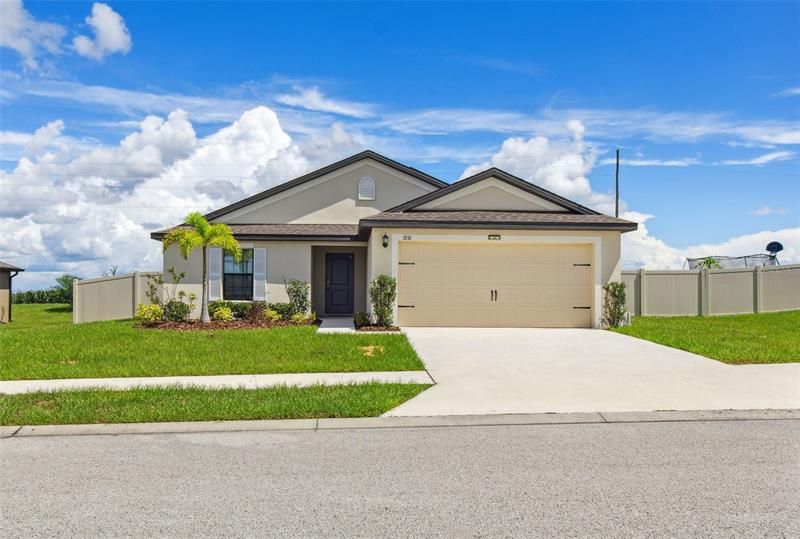 Recently Sold: $299,000 (3 beds, 2 baths, 1563 Square Feet)