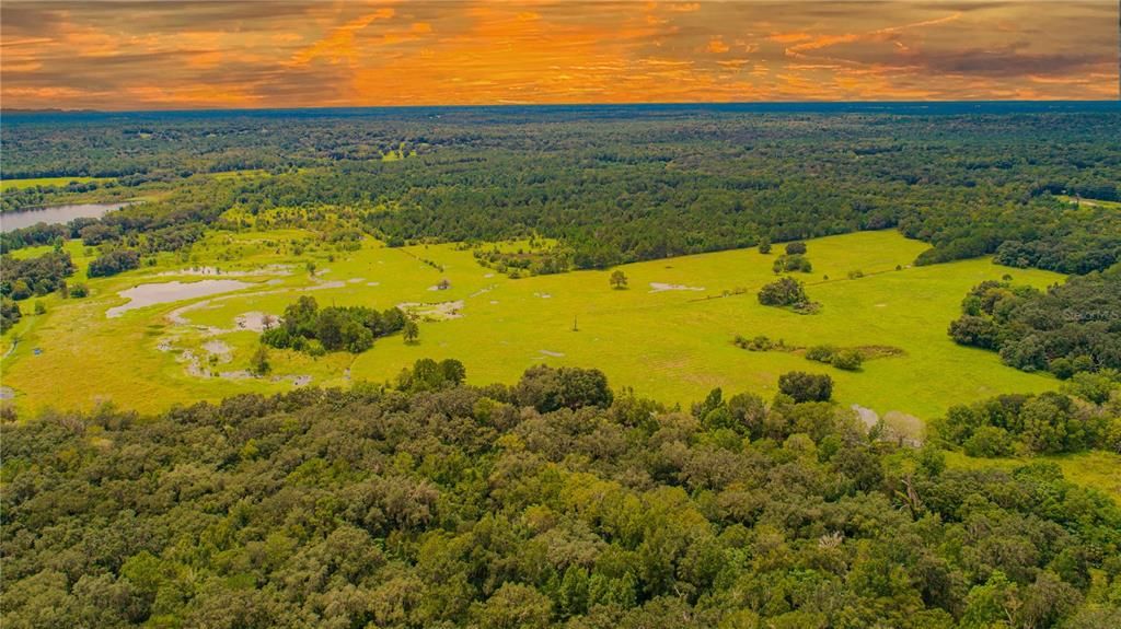На продажу: $7,500,000 (370.00 acres)