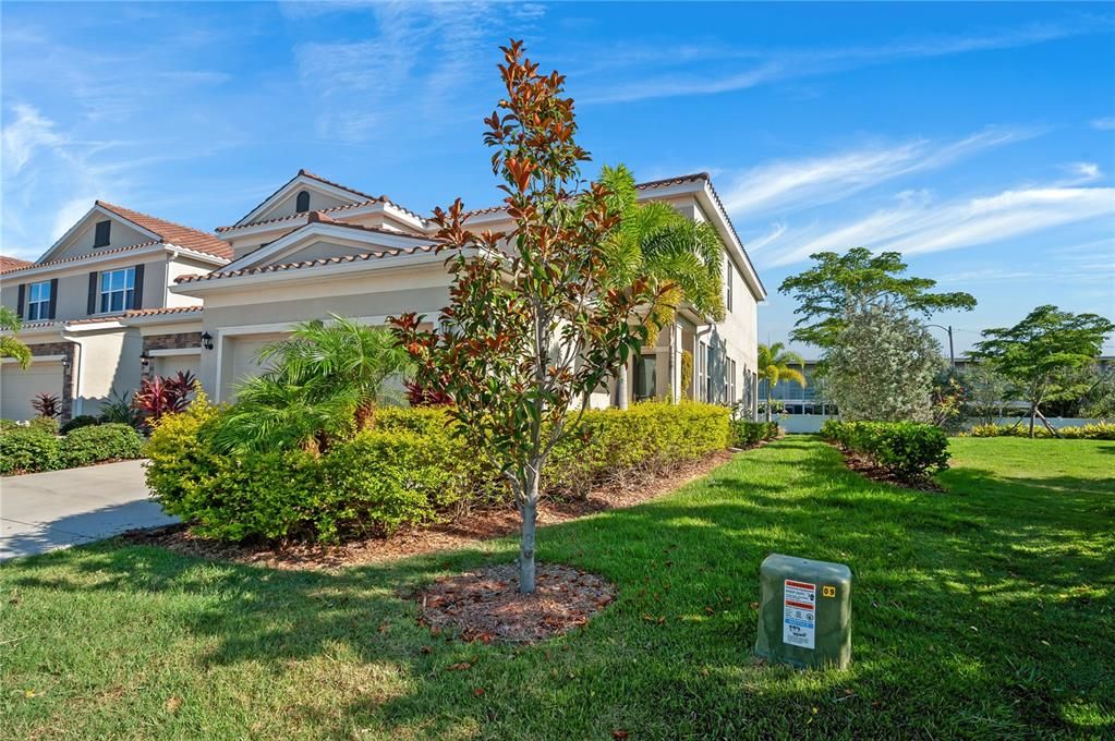 Recently Sold: $650,000 (3 beds, 2 baths, 2070 Square Feet)