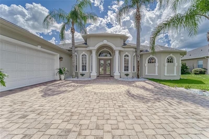 Recently Sold: $620,000 (4 beds, 3 baths, 3183 Square Feet)