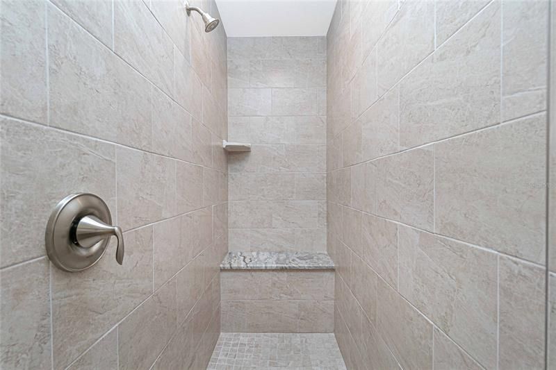 最近售出: $375,000 (3 贝兹, 2 浴室, 1437 平方英尺)