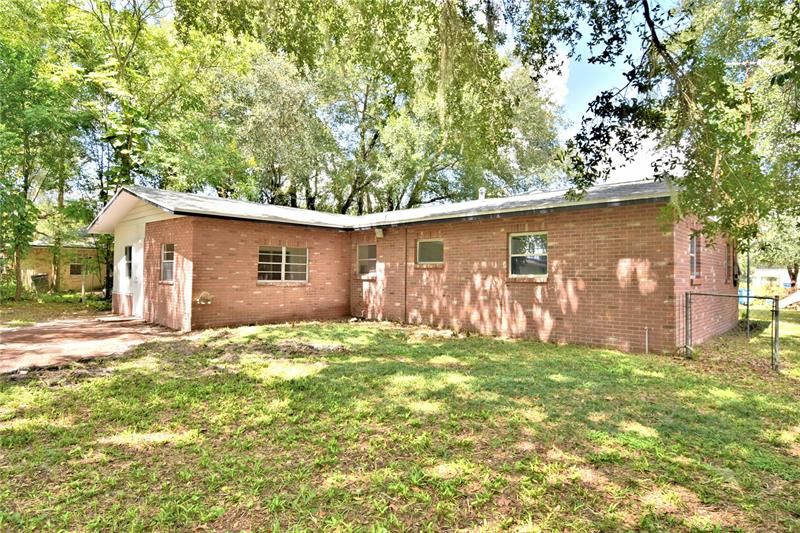 Recently Sold: $218,900 (3 beds, 1 baths, 1560 Square Feet)