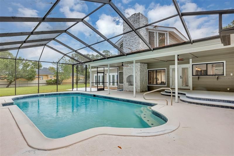 Recently Sold: $990,000 (5 beds, 4 baths, 4628 Square Feet)