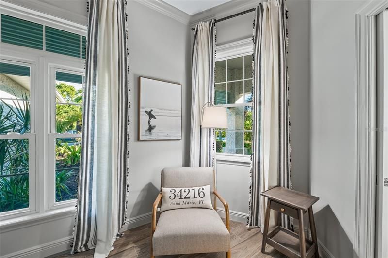 Recently Sold: $3,700,000 (4 beds, 2 baths, 2105 Square Feet)