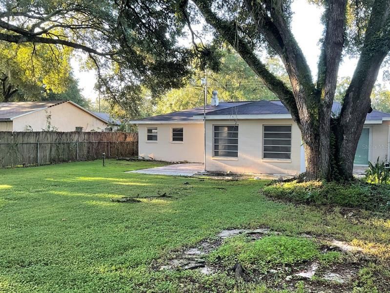 Recently Rented: $2,300 (3 beds, 2 baths, 1477 Square Feet)