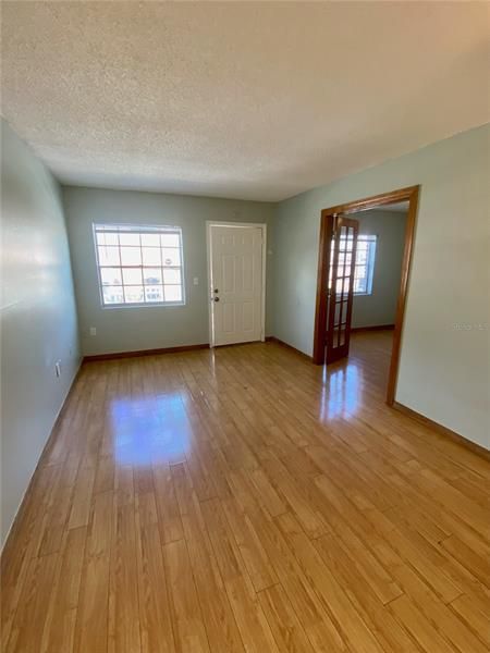 Recently Sold: $124,900 (1 beds, 1 baths, 550 Square Feet)