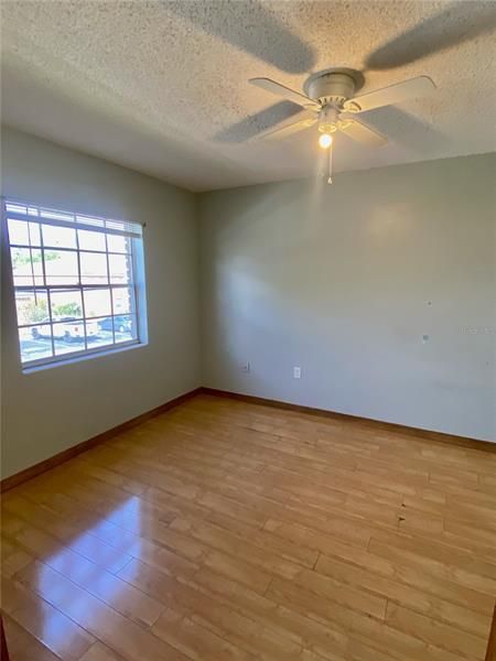 Recently Sold: $124,900 (1 beds, 1 baths, 550 Square Feet)
