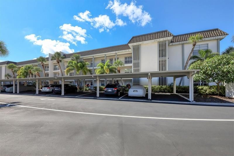Recently Sold: $715,000 (2 beds, 2 baths, 1168 Square Feet)