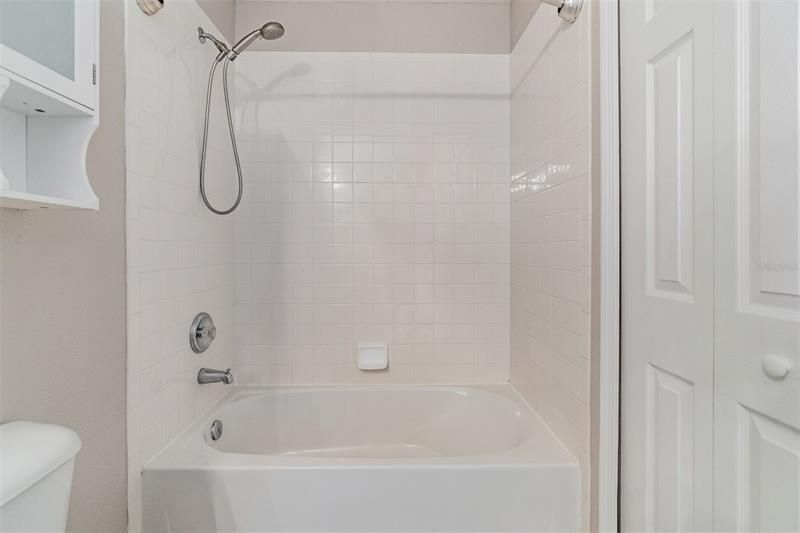 最近售出: $285,000 (2 贝兹, 2 浴室, 1296 平方英尺)