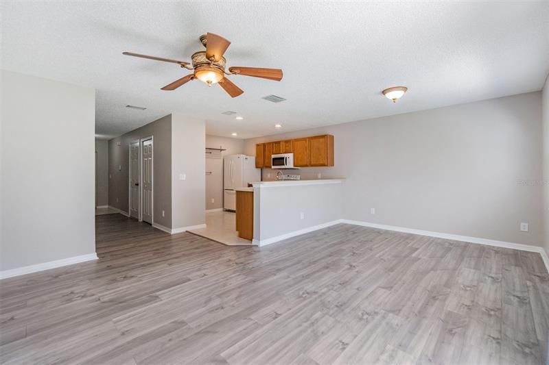 Recently Sold: $285,000 (2 beds, 2 baths, 1296 Square Feet)