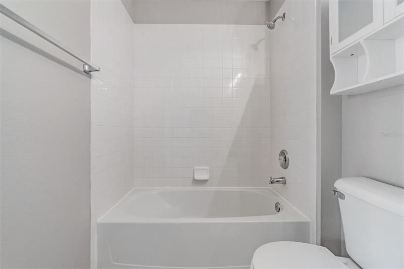 最近售出: $285,000 (2 贝兹, 2 浴室, 1296 平方英尺)