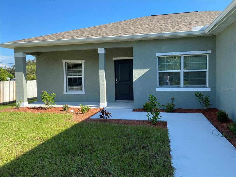 Recently Rented: $1,995 (3 beds, 2 baths, 1600 Square Feet)