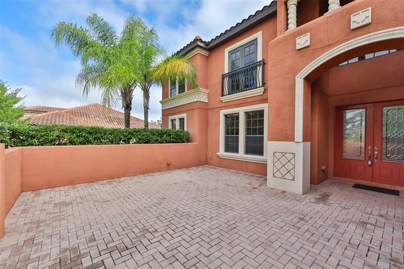Recently Sold: $950,000 (6 beds, 4 baths, 4412 Square Feet)
