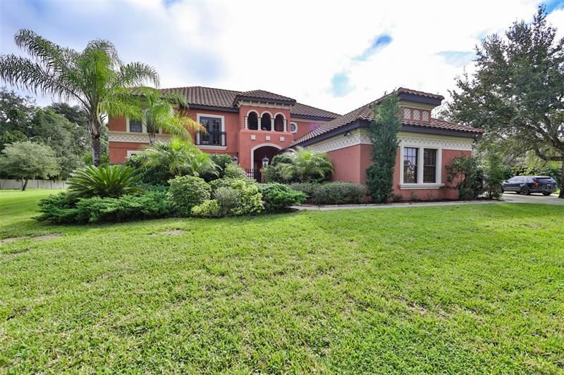 Recently Sold: $950,000 (6 beds, 4 baths, 4412 Square Feet)